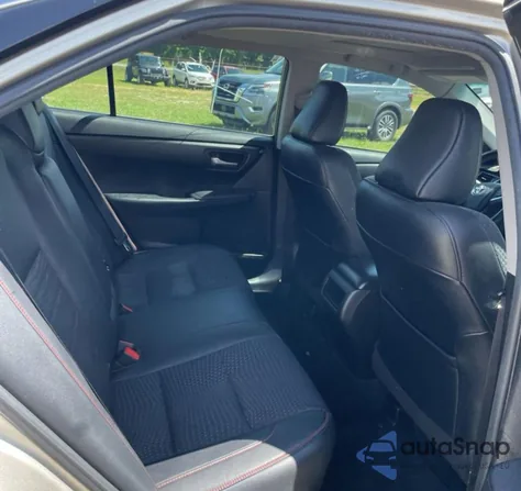 2015 Toyota Camry Le z USA, uszkodzony, nr VIN 4T1BF1FK6FU940564